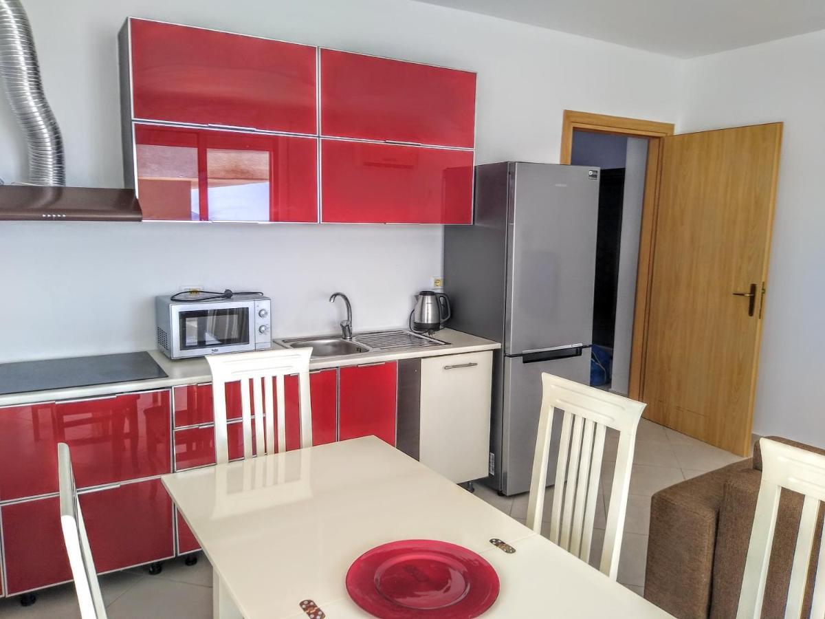 Rass' Apartment Vlorë Екстериор снимка
