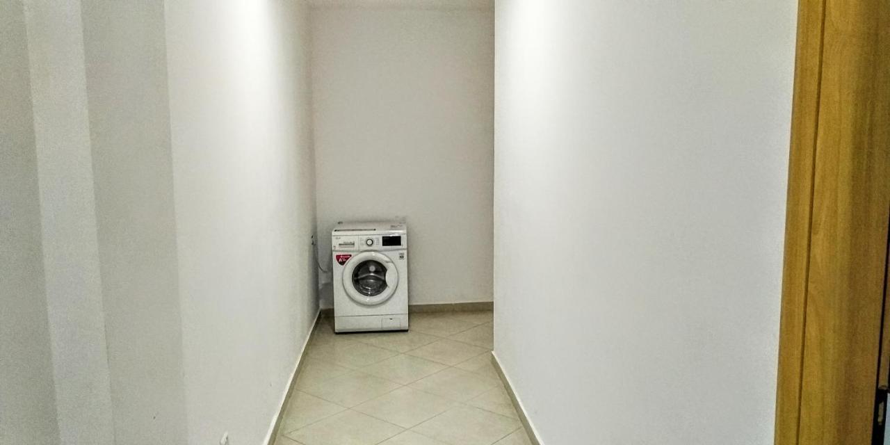 Rass' Apartment Vlorë Екстериор снимка